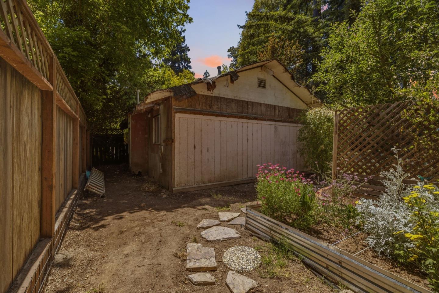 185 Sylvan Way