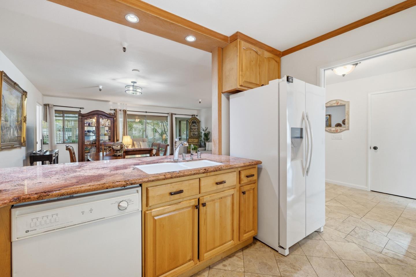 453 Alberto Way D155