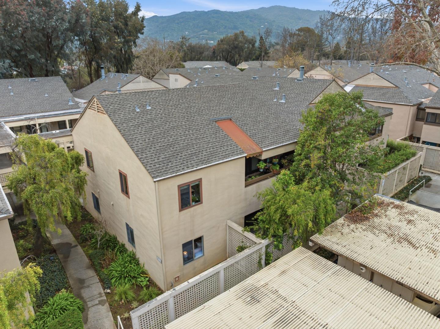 453 Alberto Way D155