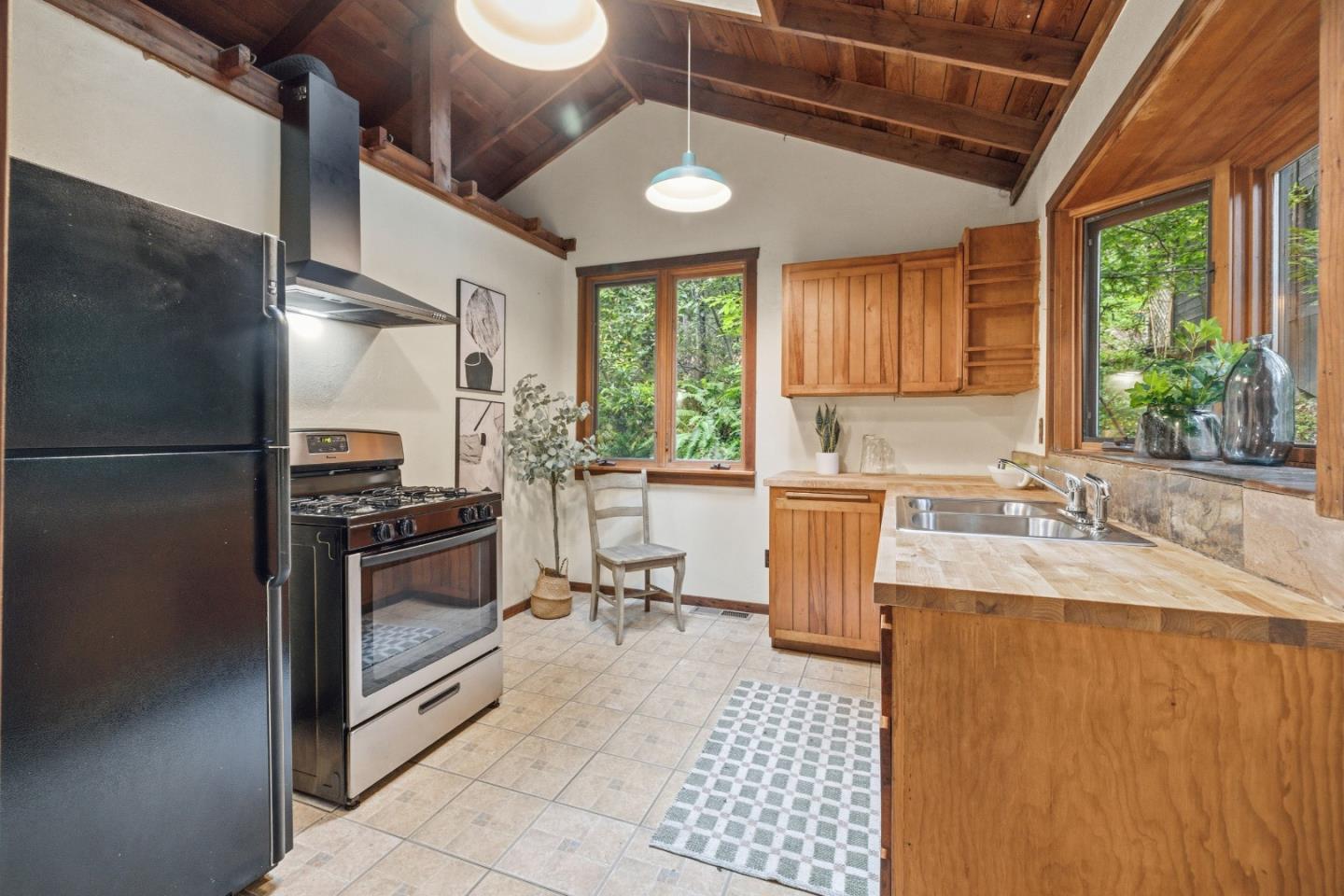 209 East Creek Road