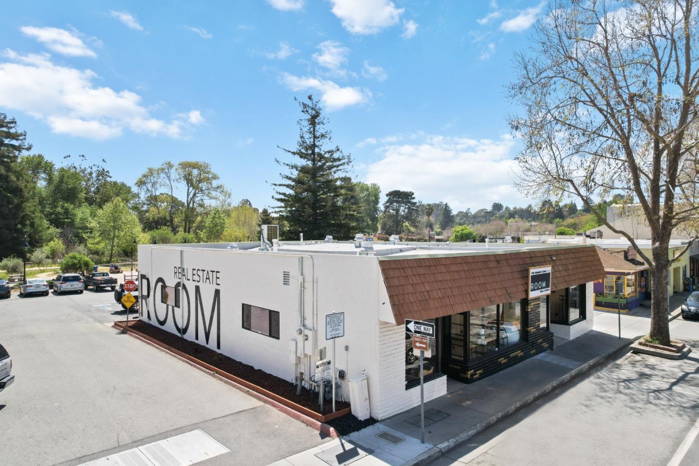 4746 Soquel Drive