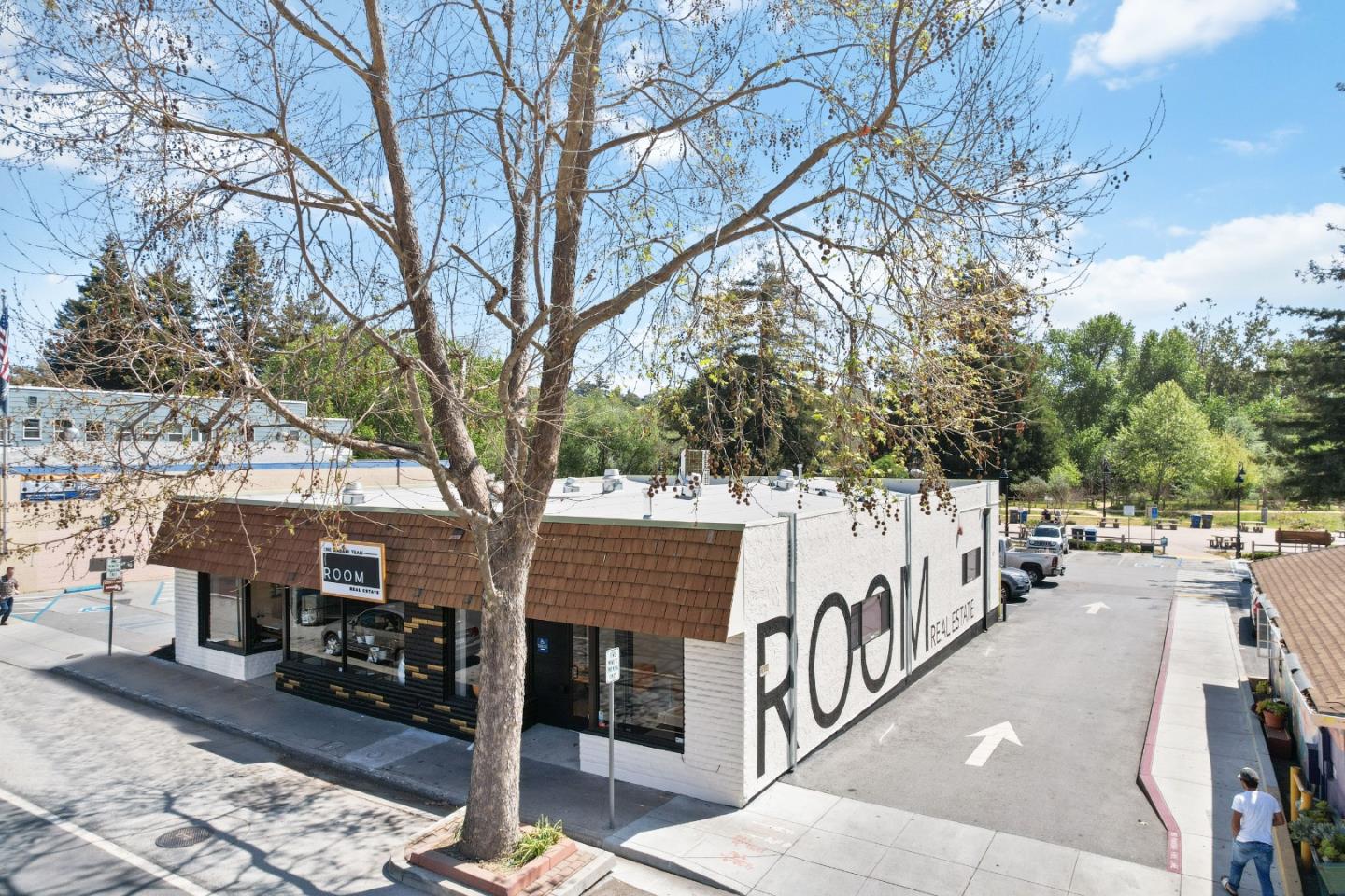 4746 Soquel Drive