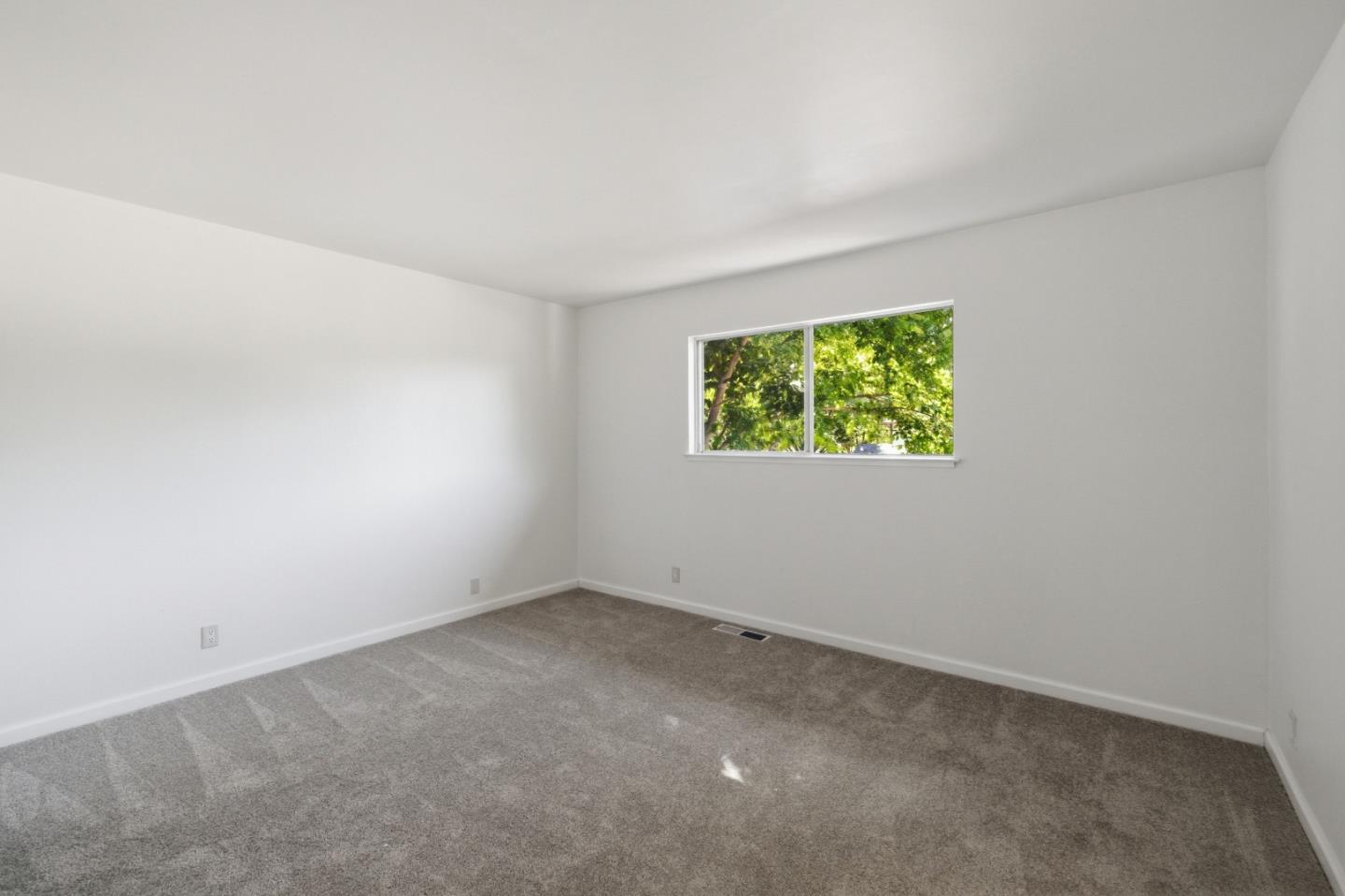 194 Oakbrook Circle