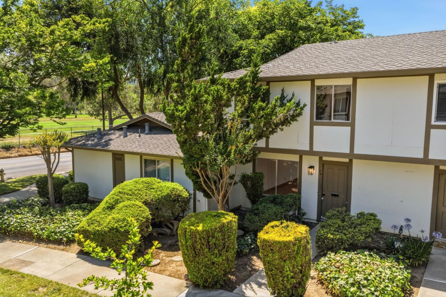 194 Oakbrook Circle