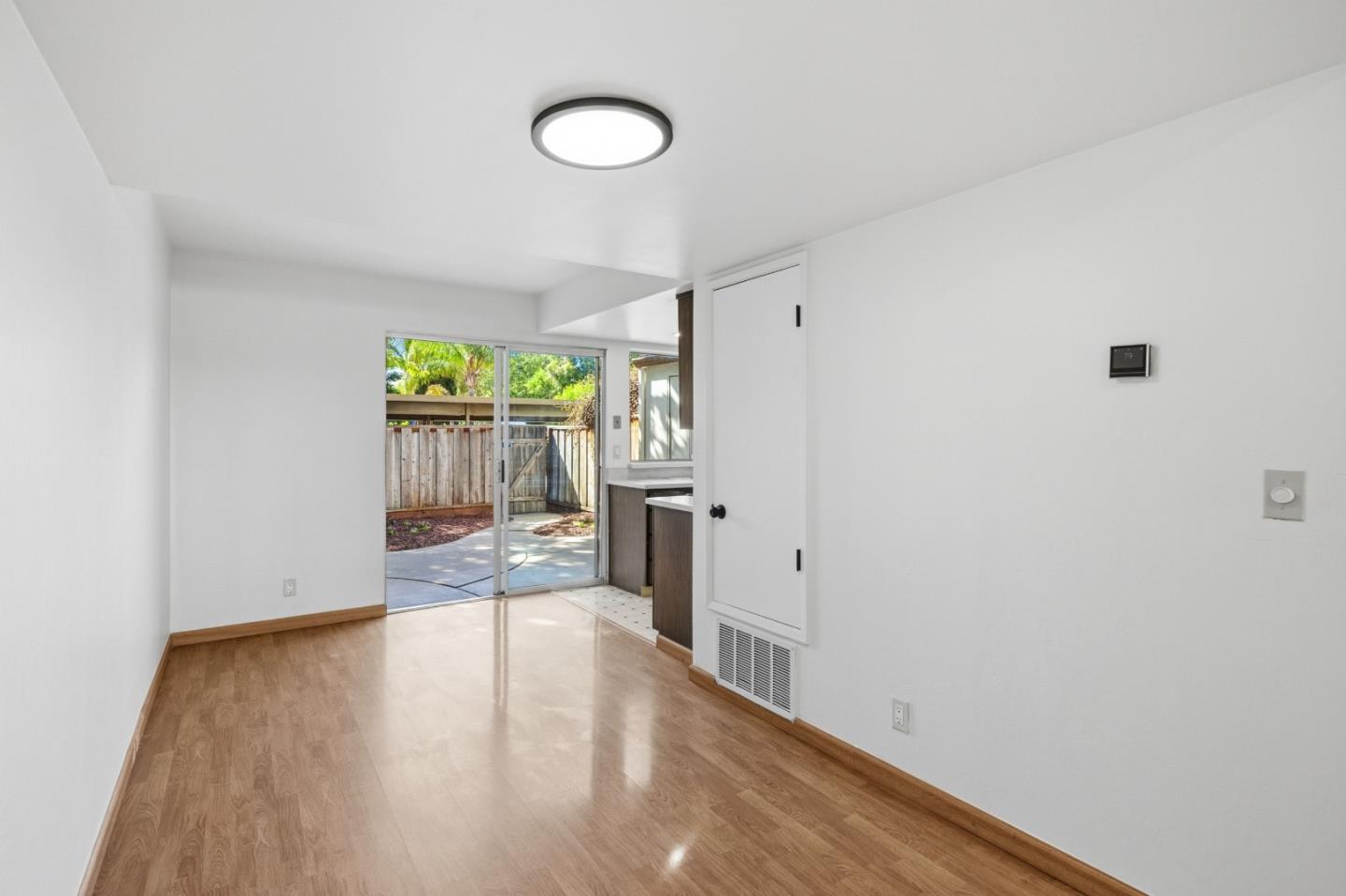 194 Oakbrook Circle