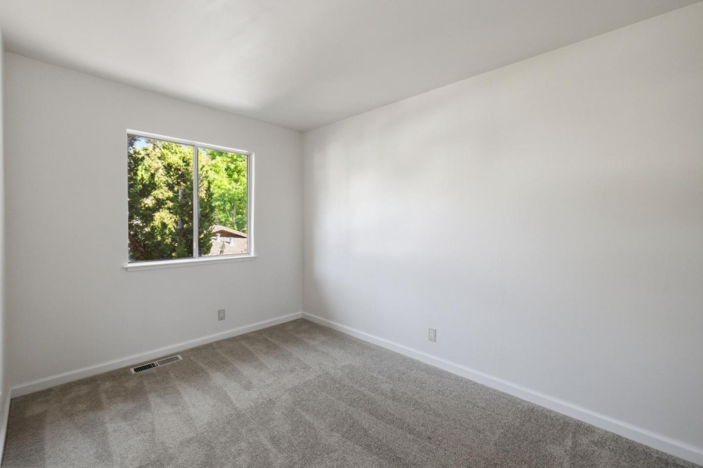 194 Oakbrook Circle
