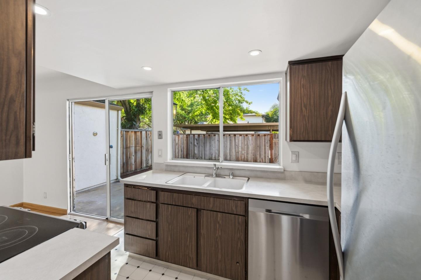 194 Oakbrook Circle