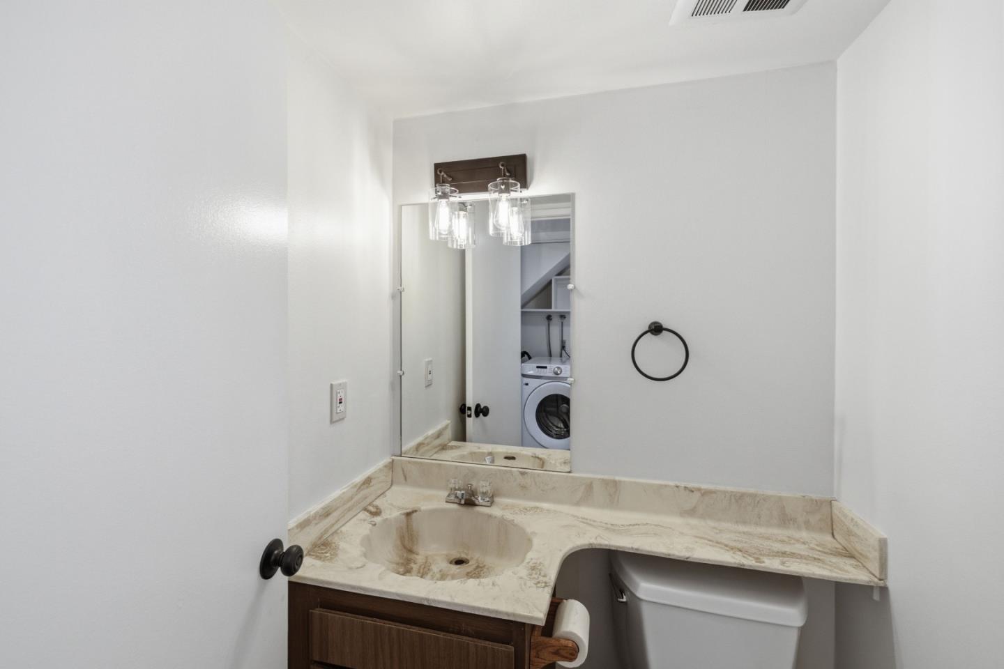 194 Oakbrook Circle