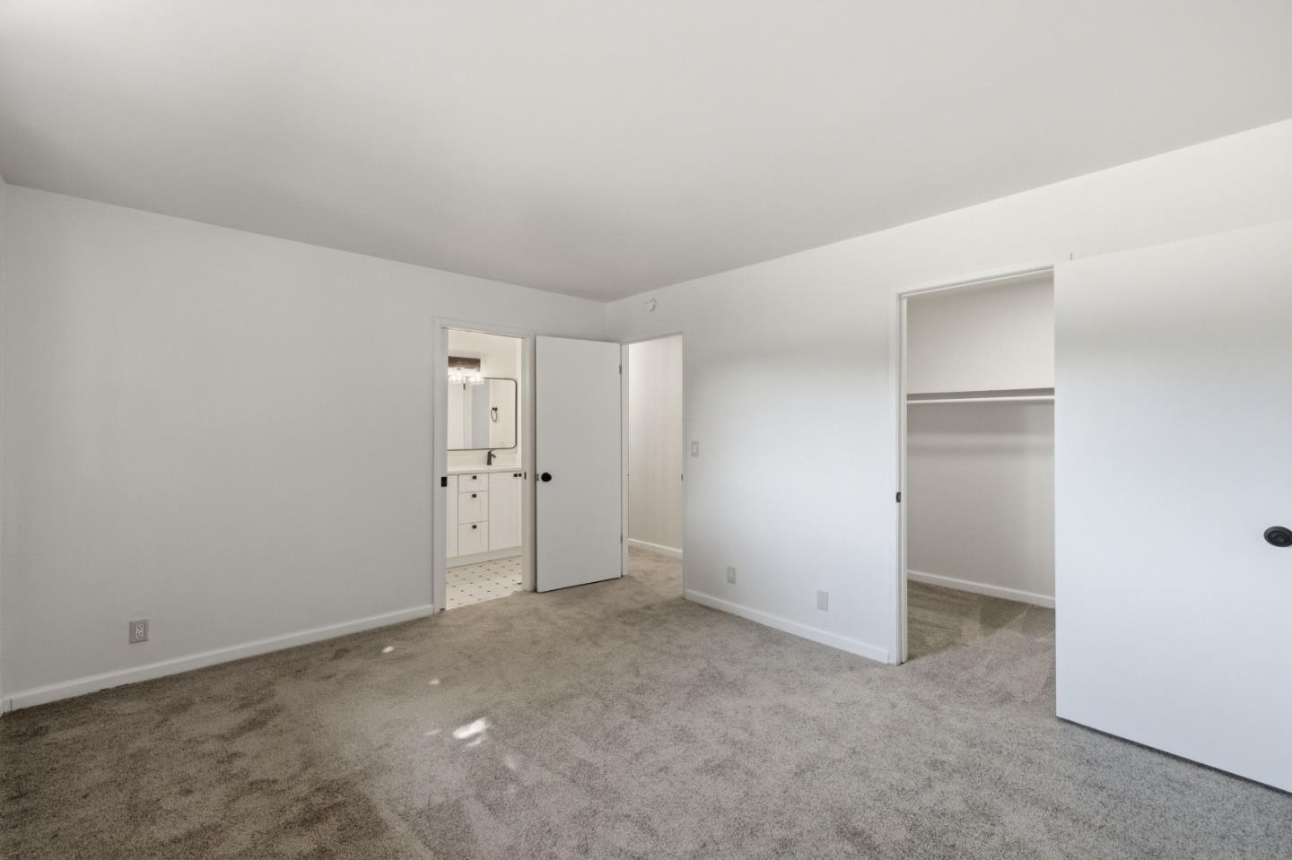 194 Oakbrook Circle