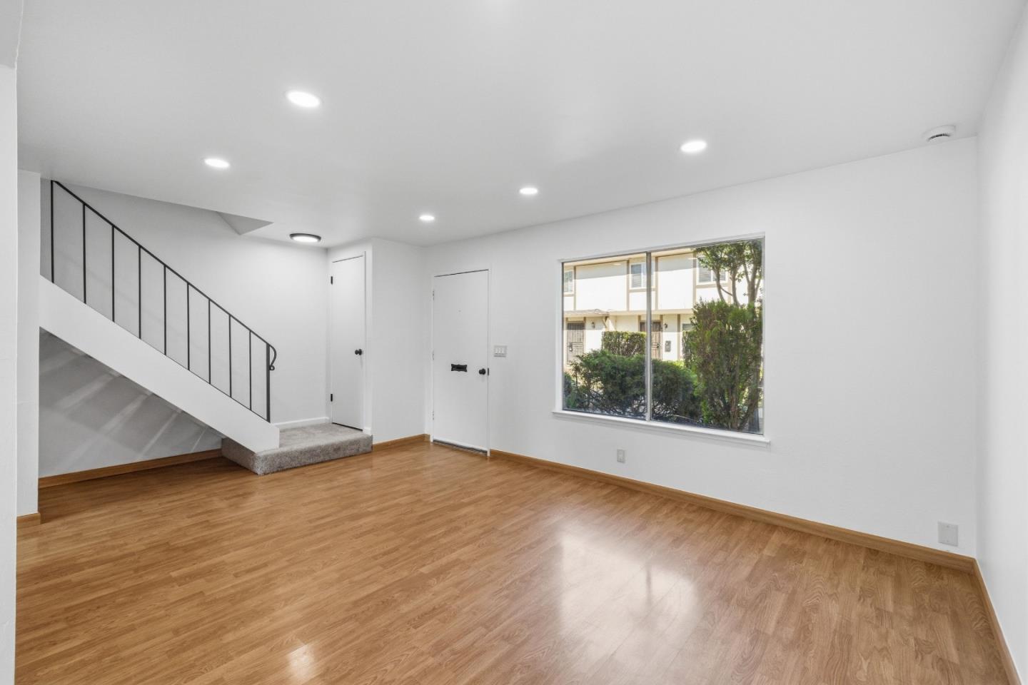 194 Oakbrook Circle