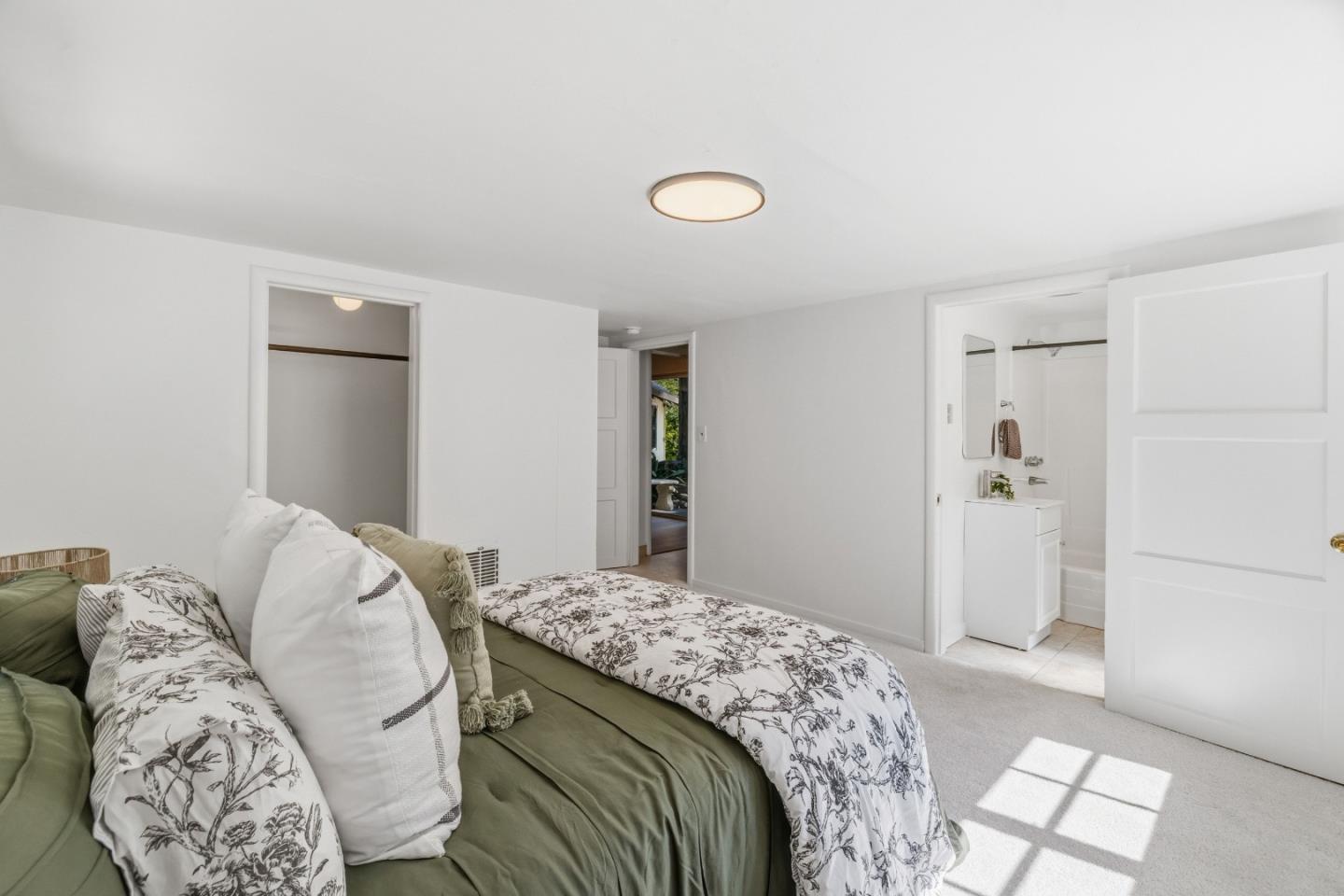 119 Van Diepen Way