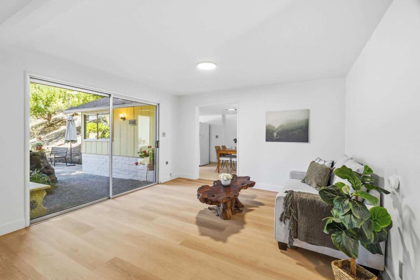 119 Van Diepen Way