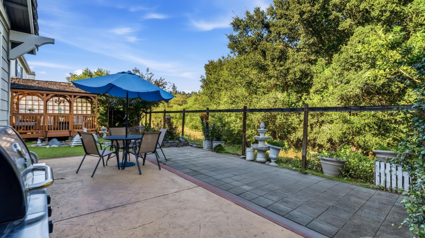 6 Deerfield Drive