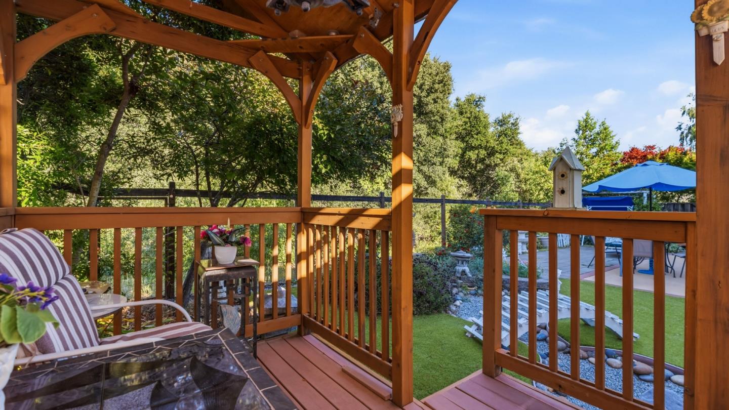 6 Deerfield Drive