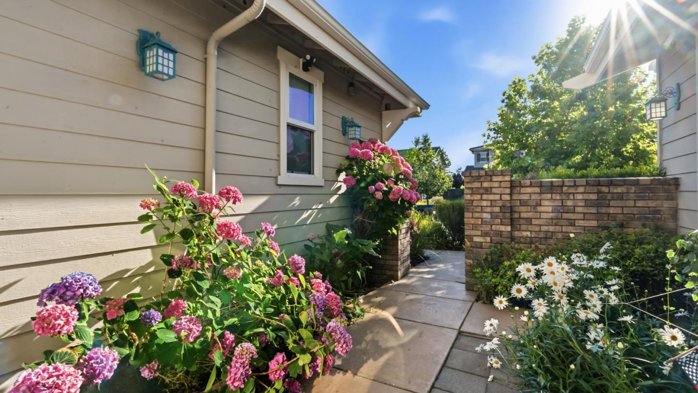 6 Deerfield Drive