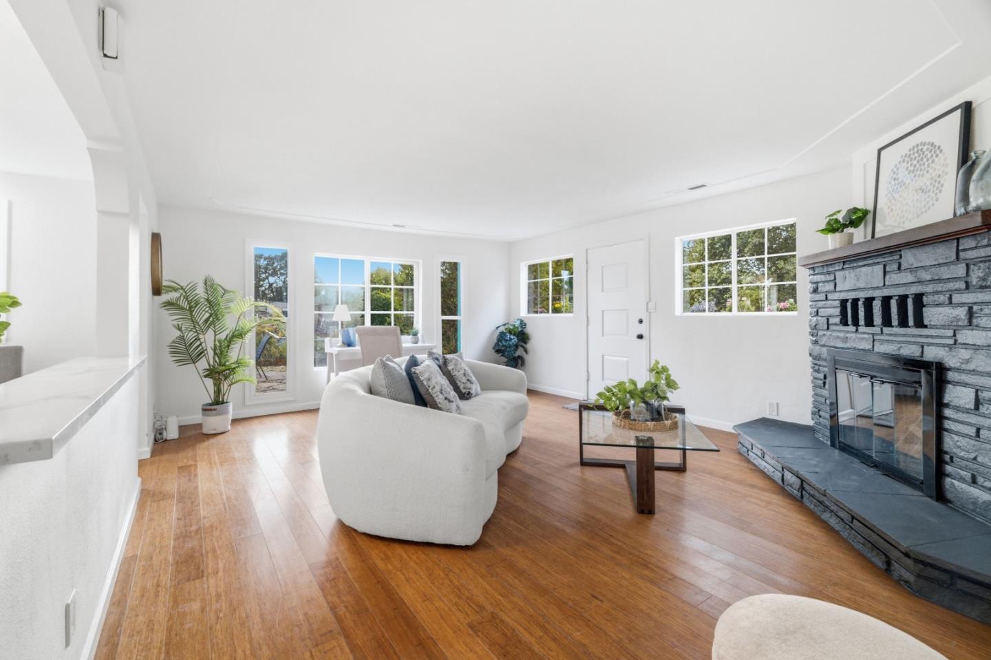 1510 Thompson AVE