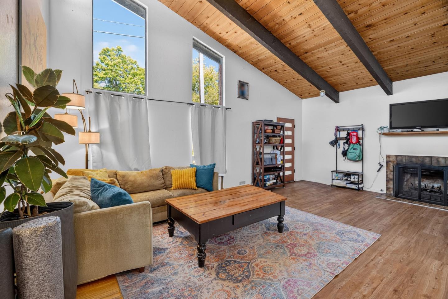 240 Tabor DR