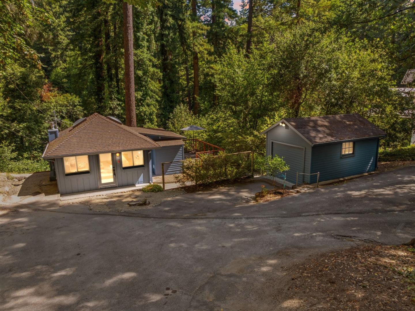 4 Glen Alpine AVE