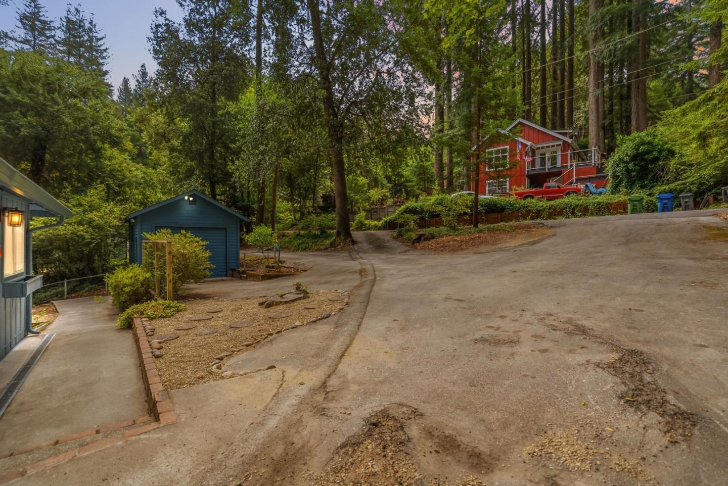 4 Glen Alpine AVE