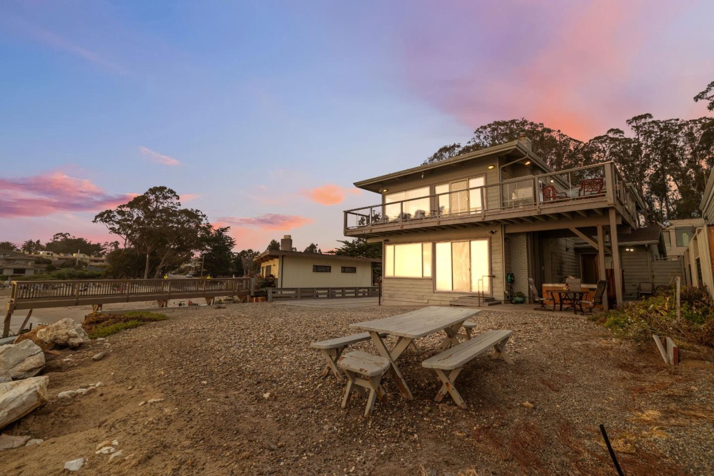 22800 E Cliff DR