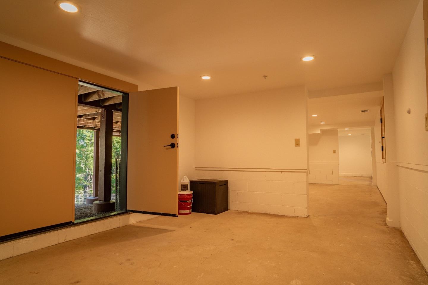 141 Aspen LN