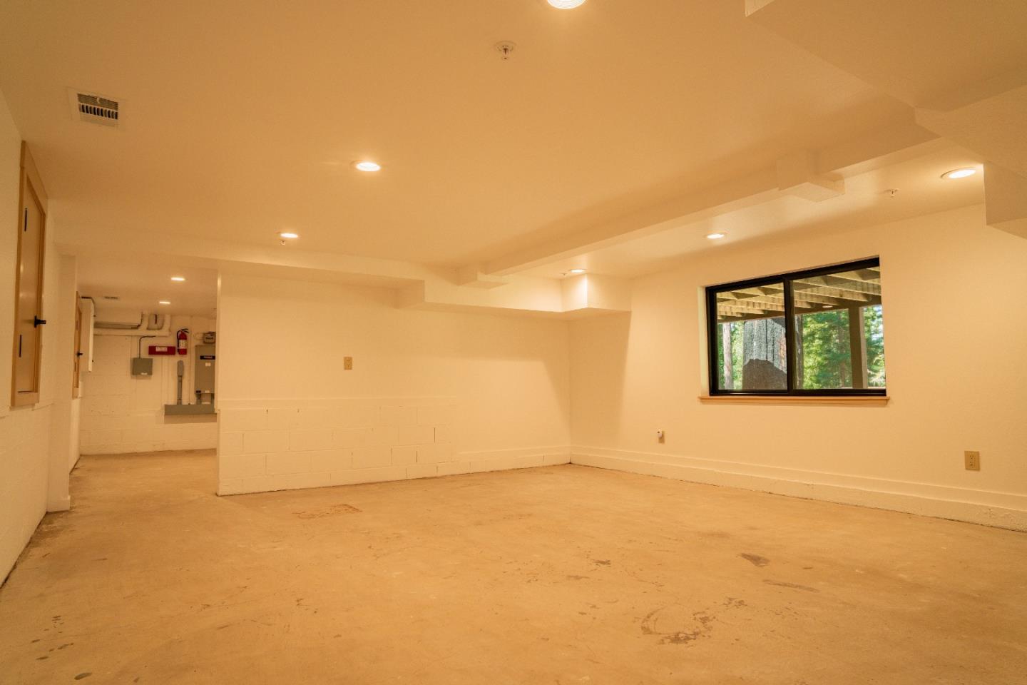 141 Aspen LN