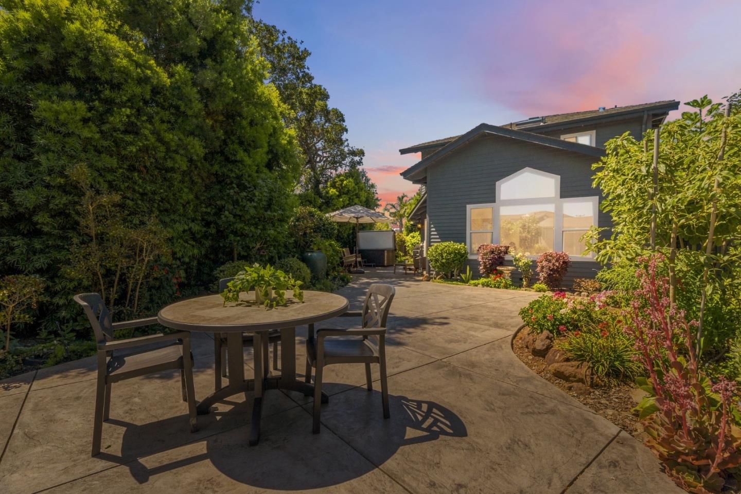 1446 Avila AVE