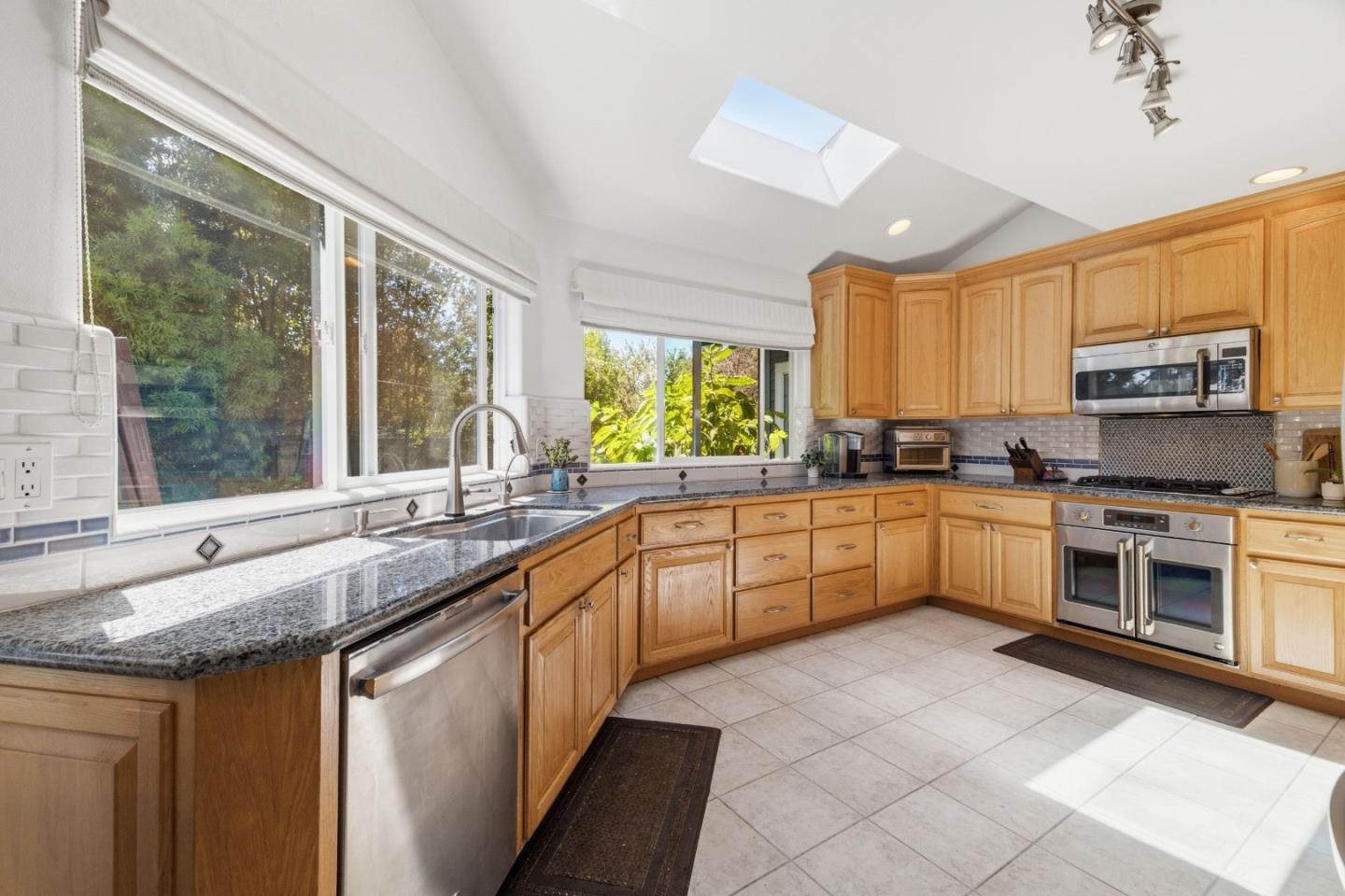 1446 Avila AVE