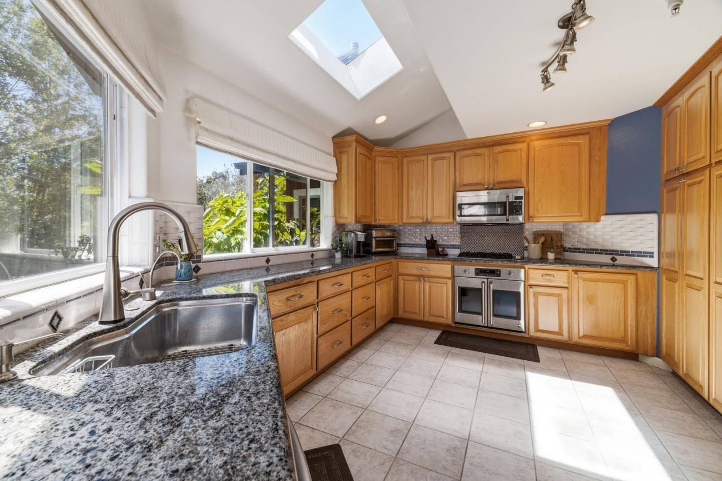 1446 Avila AVE
