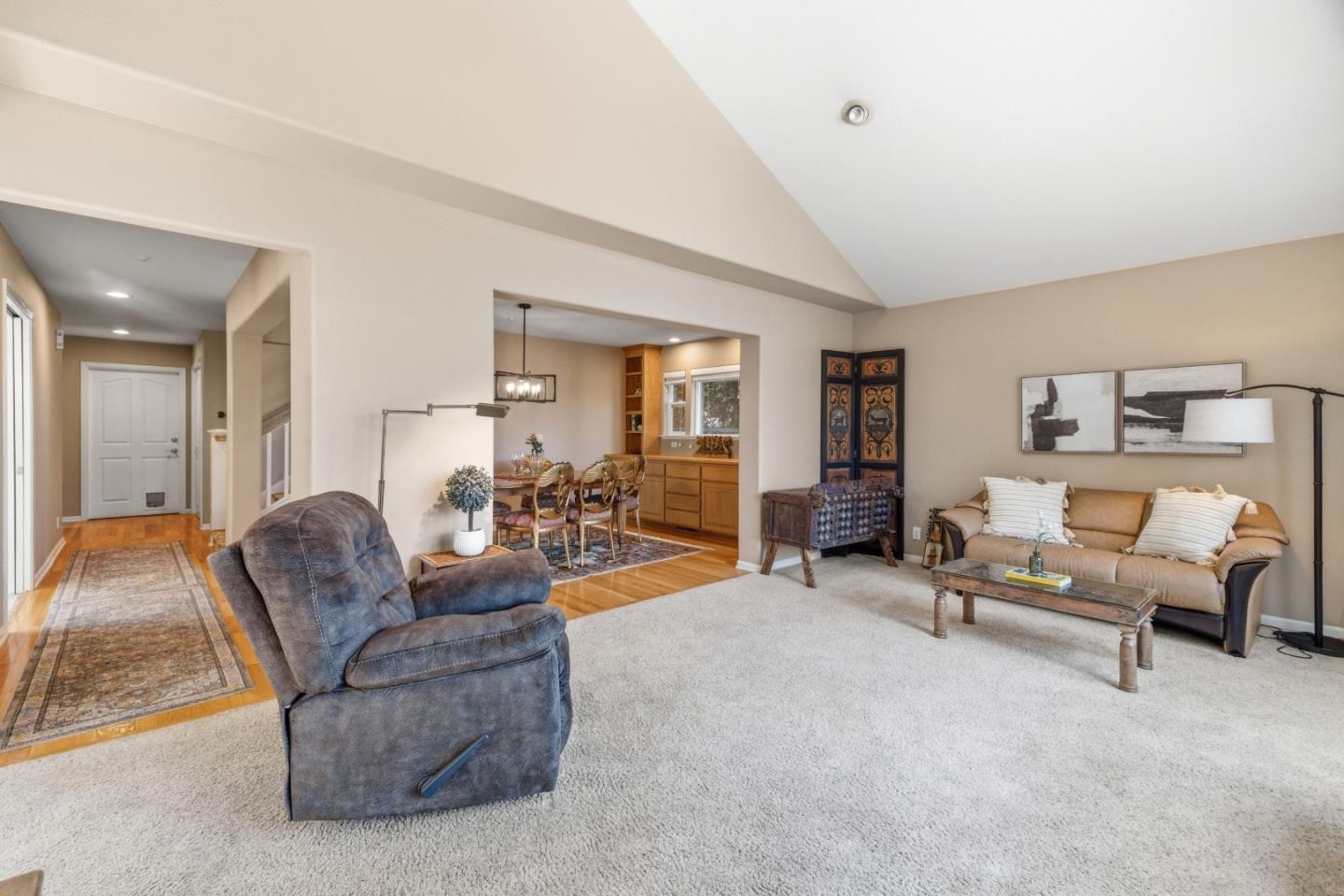 1446 Avila AVE