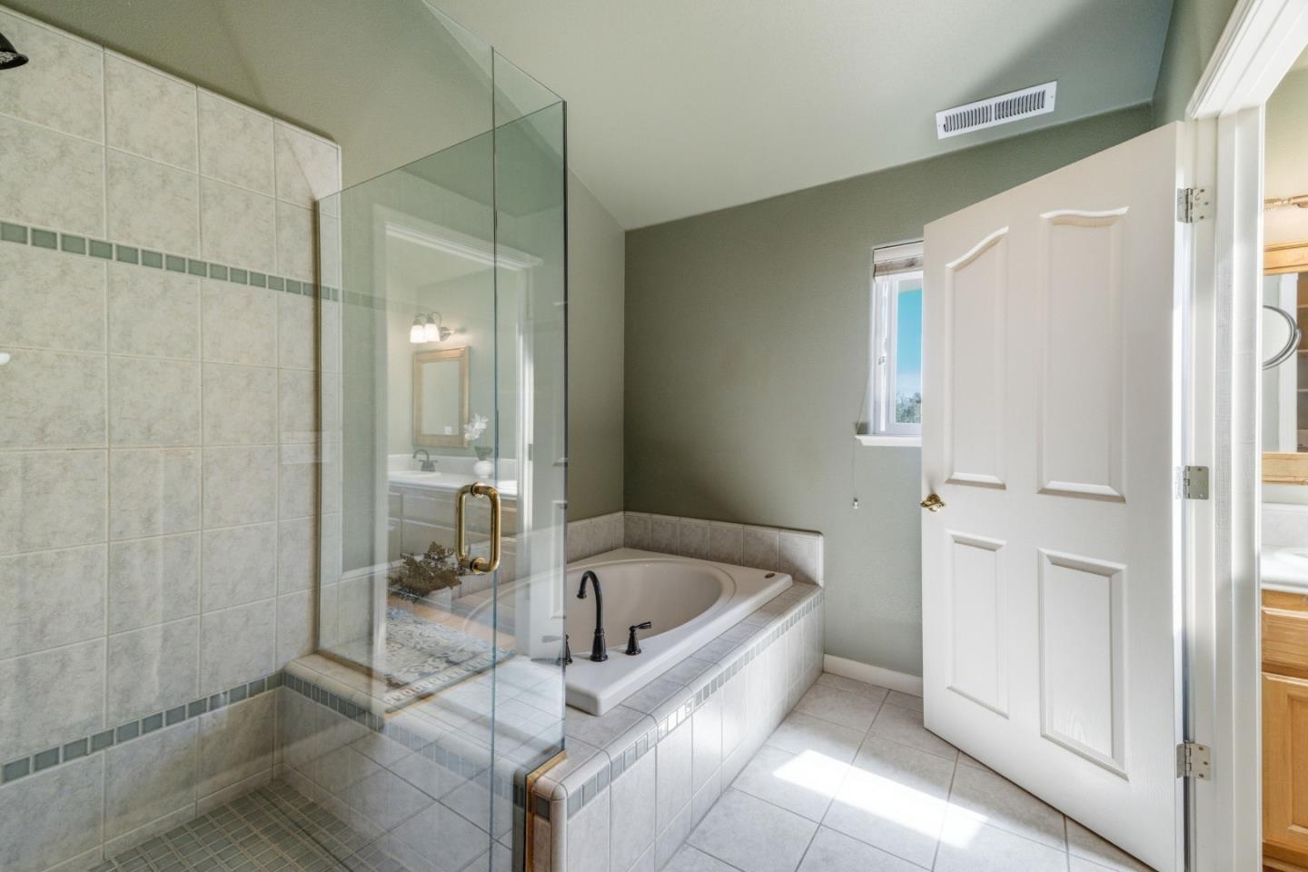 1446 Avila AVE
