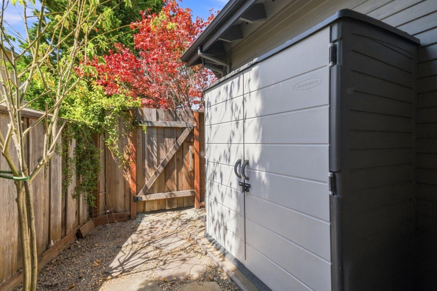 1446 Avila AVE