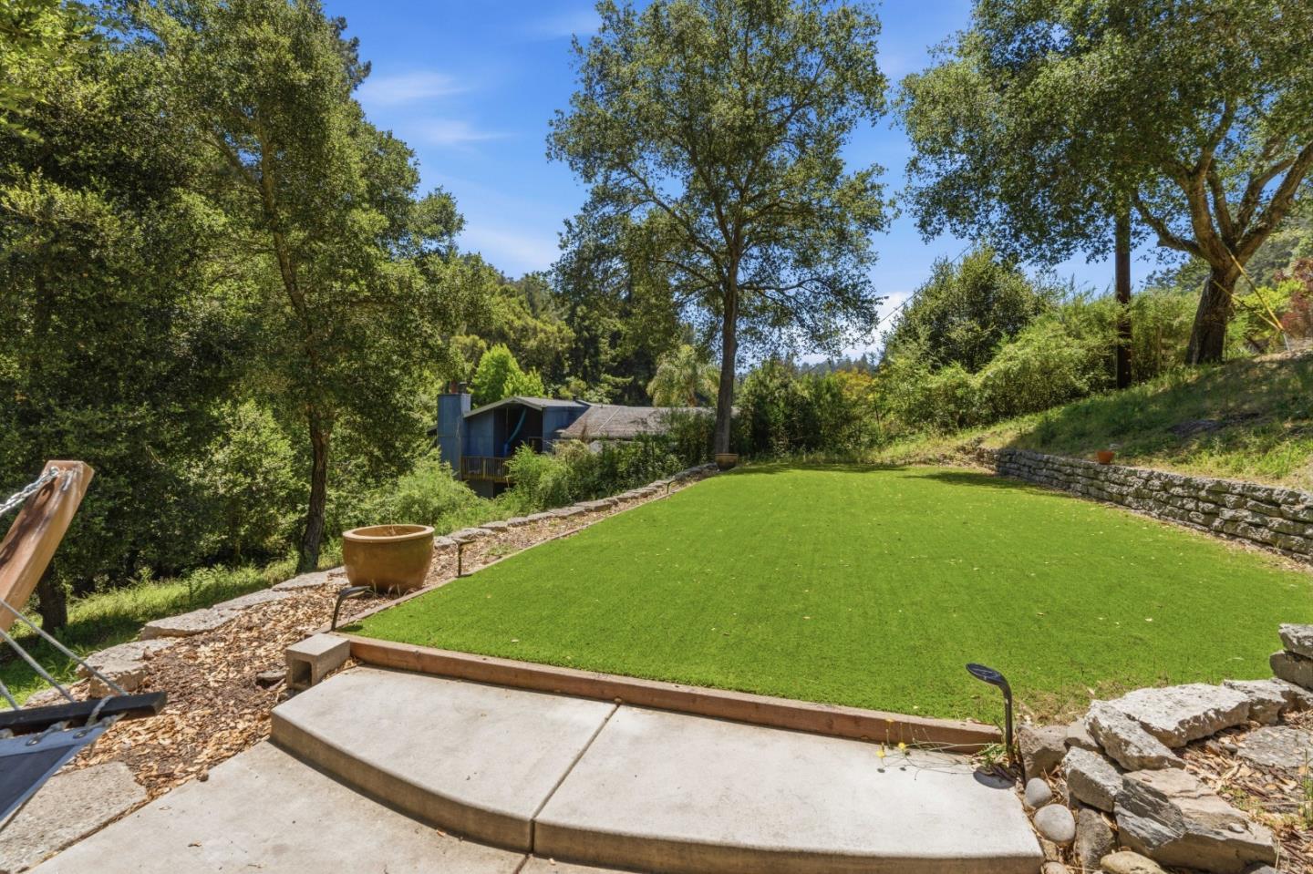 220 Miracle LN