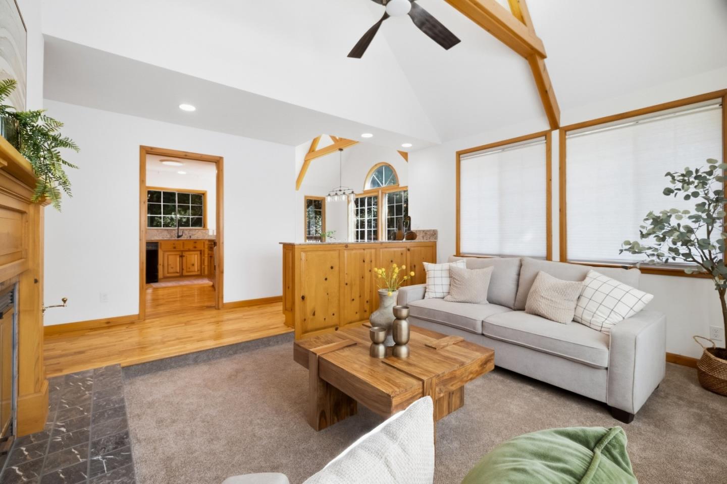 220 Miracle LN
