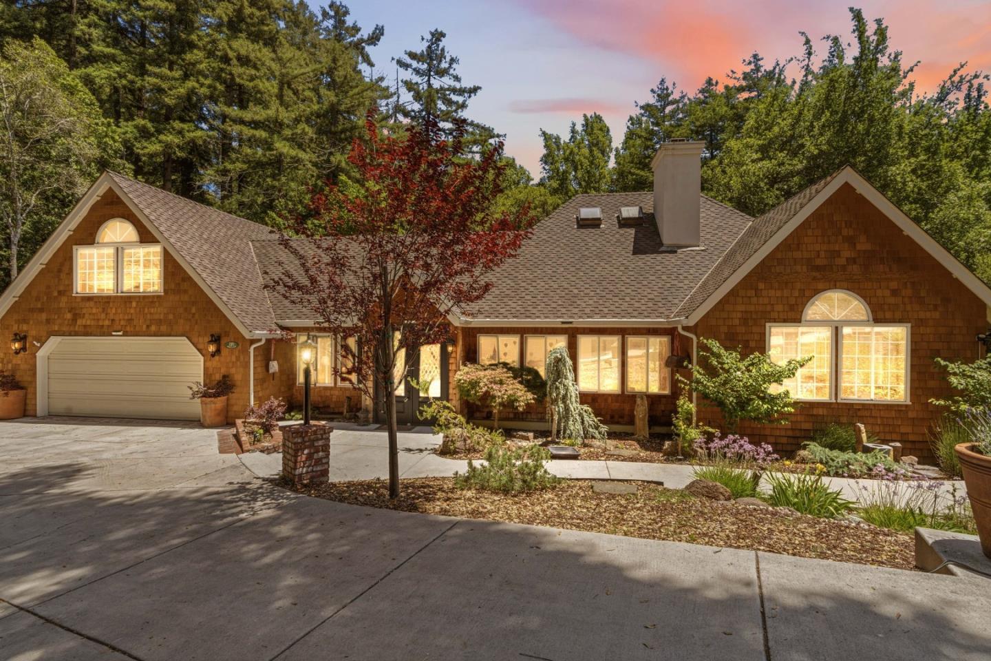 220 Miracle LN