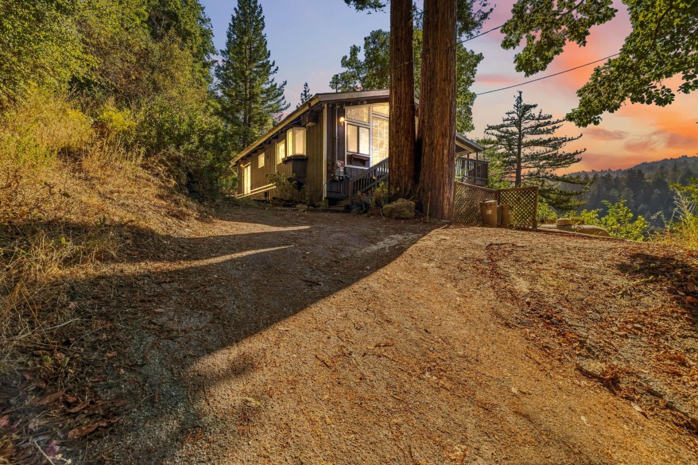 323 Tipping WAY