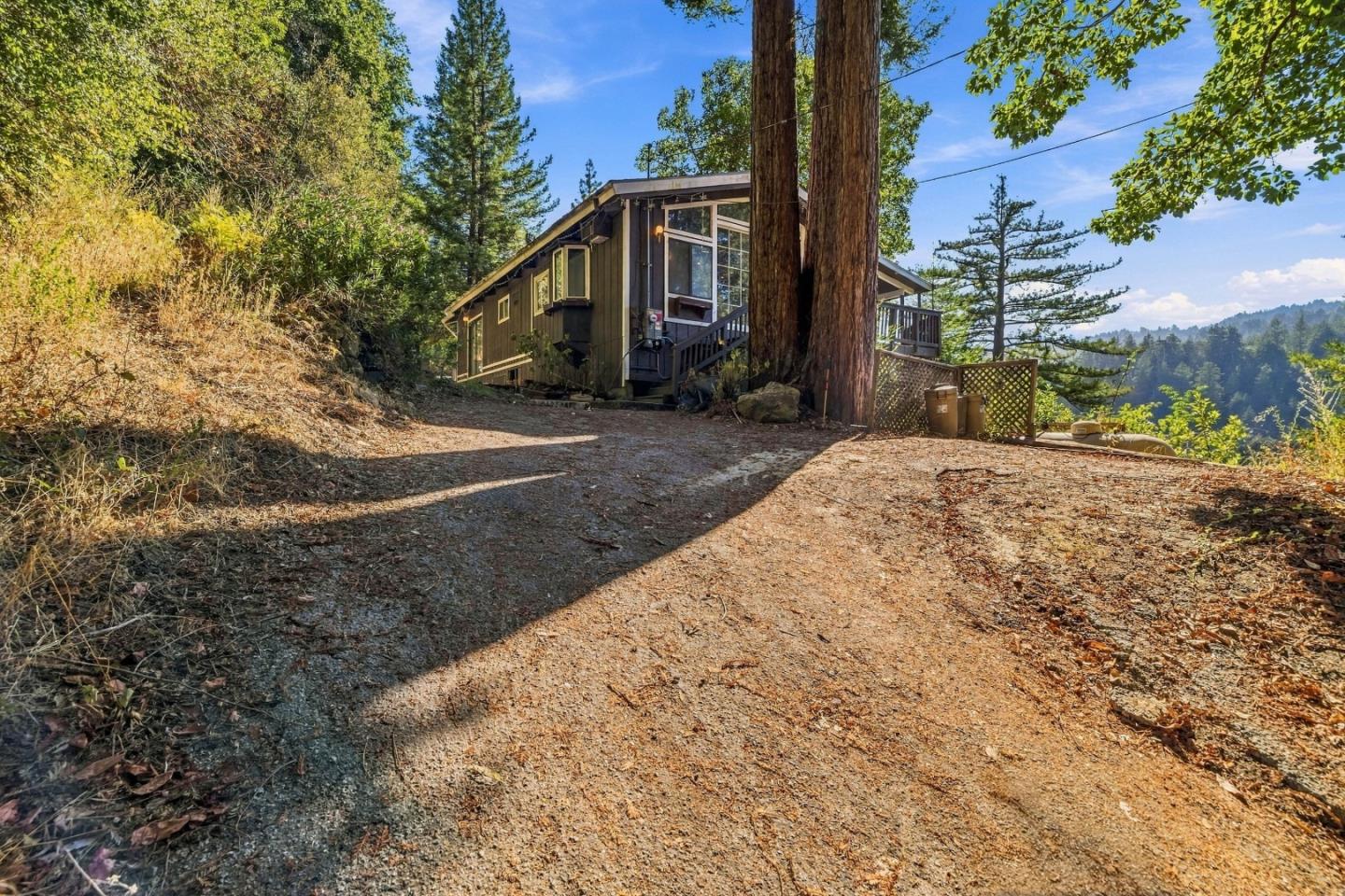 323 Tipping WAY