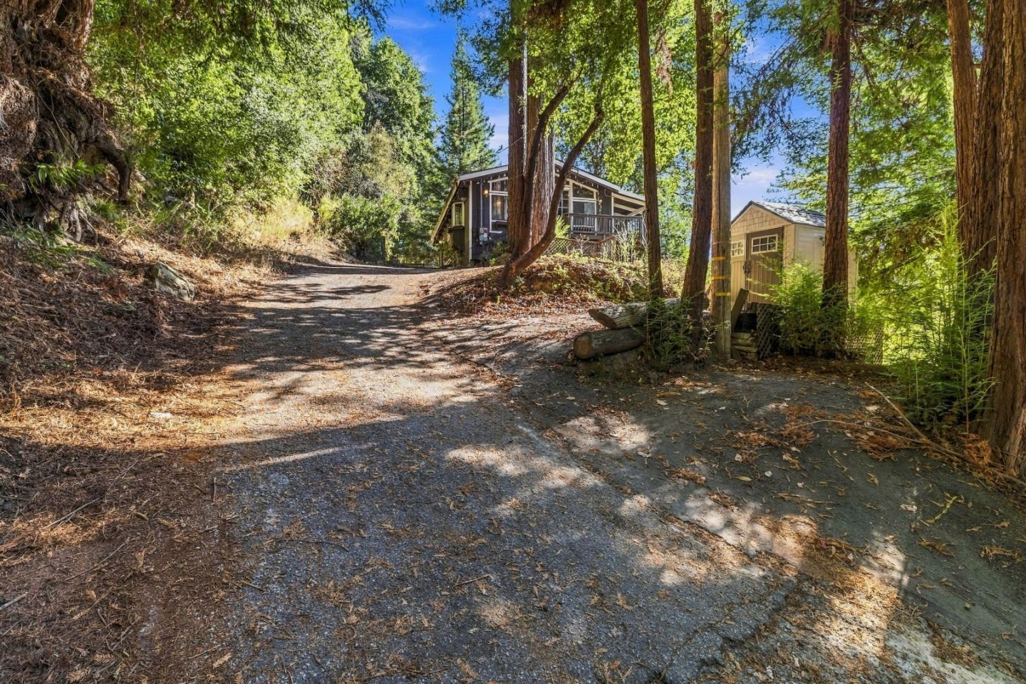 323 Tipping WAY