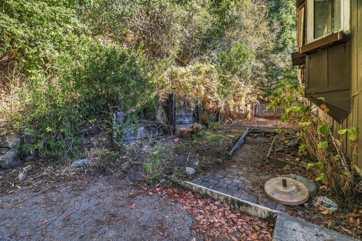 323 Tipping WAY
