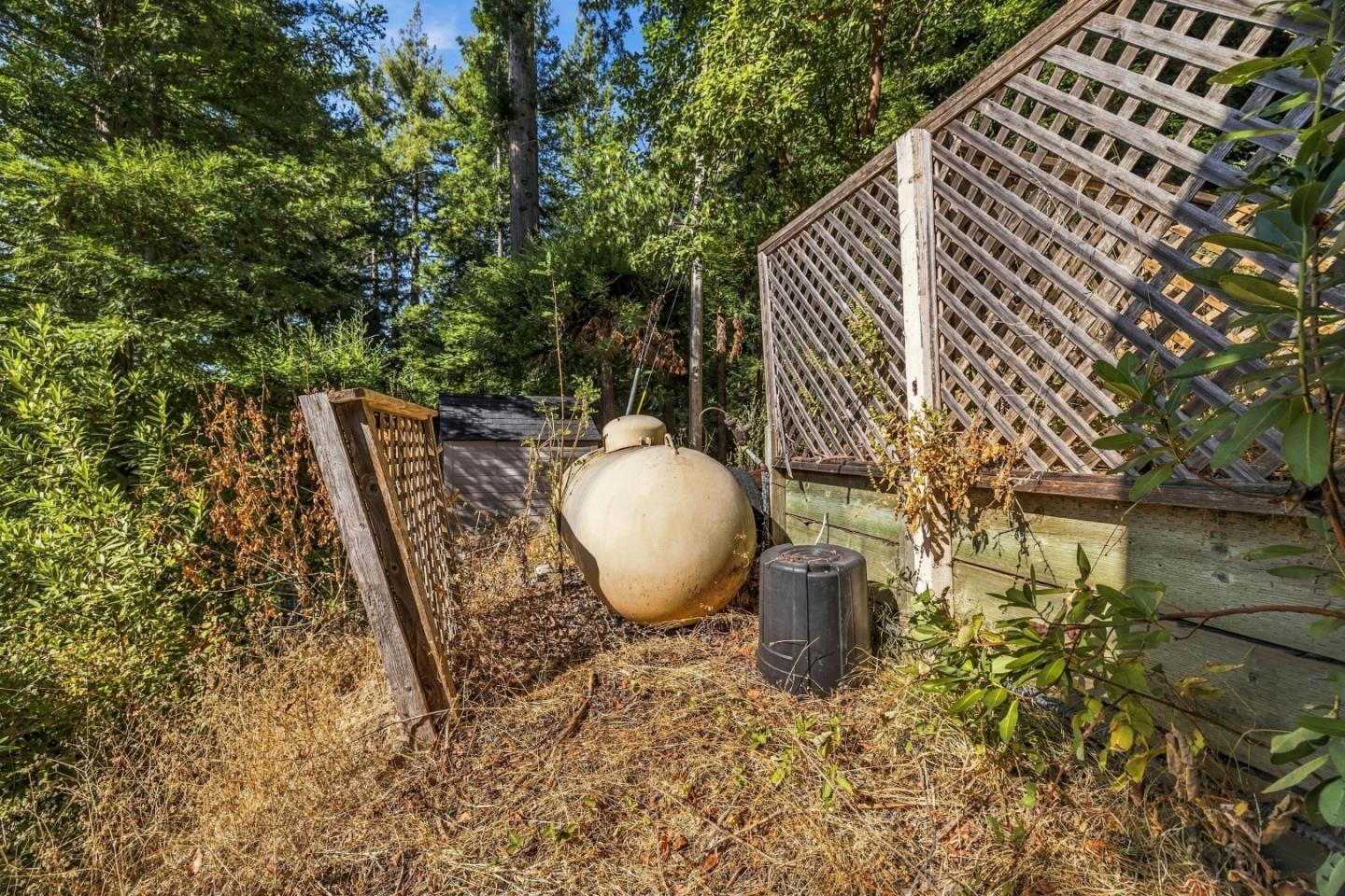 323 Tipping WAY