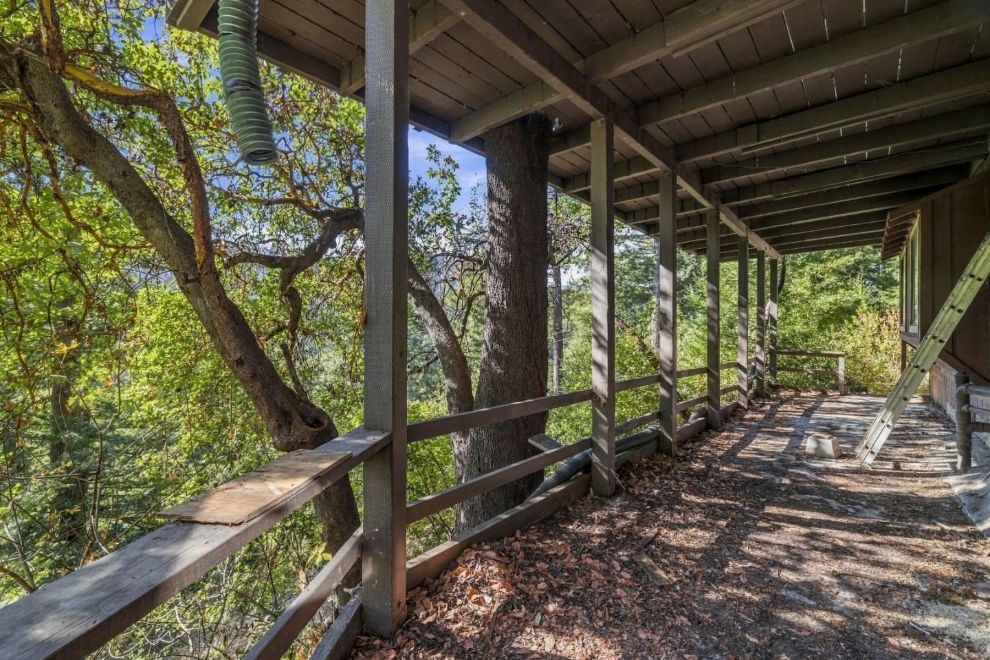323 Tipping WAY