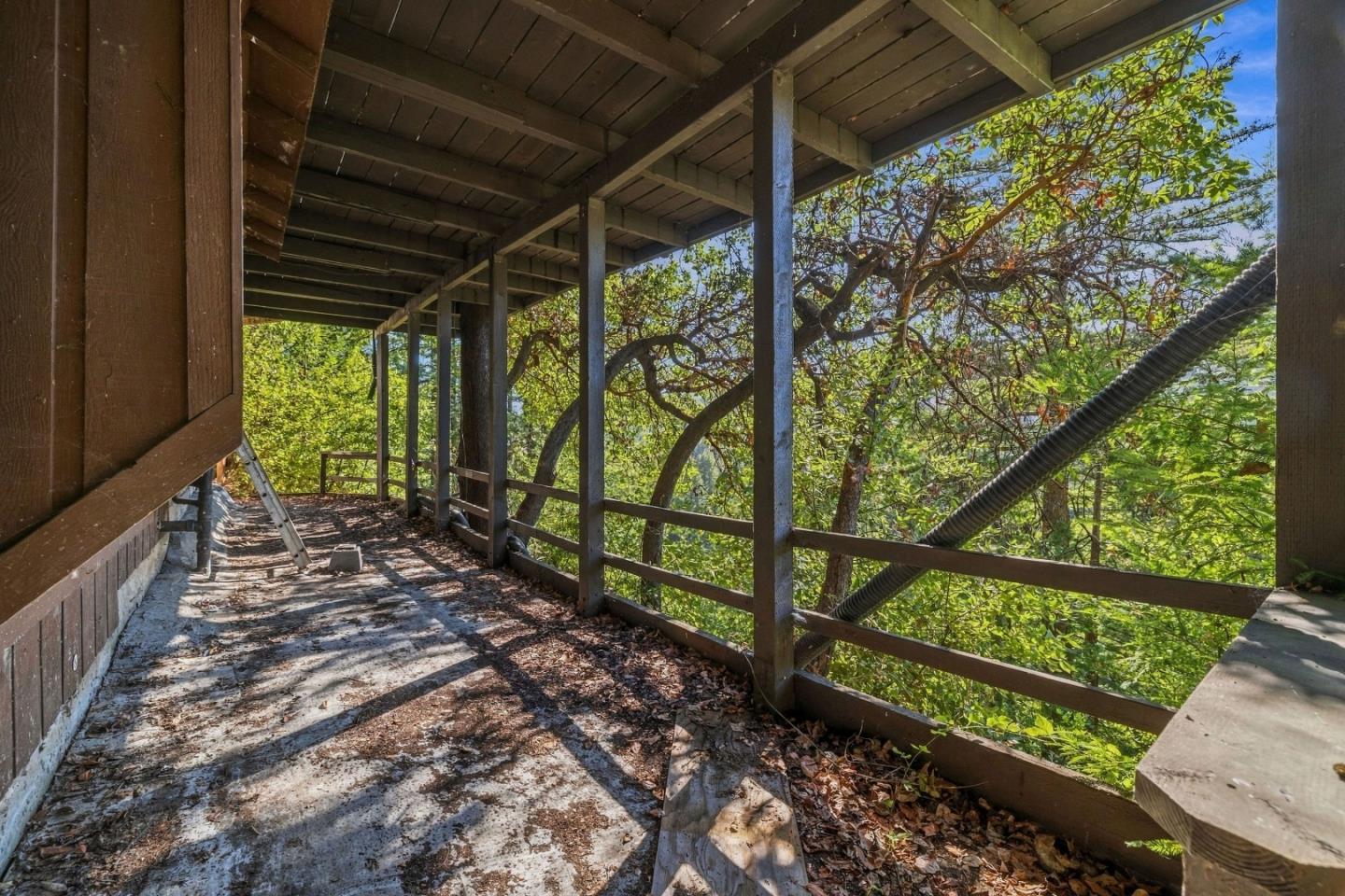 323 Tipping WAY