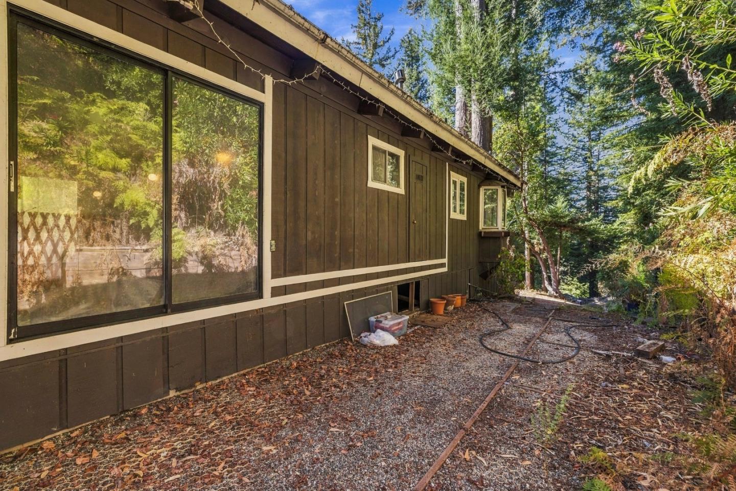 323 Tipping WAY