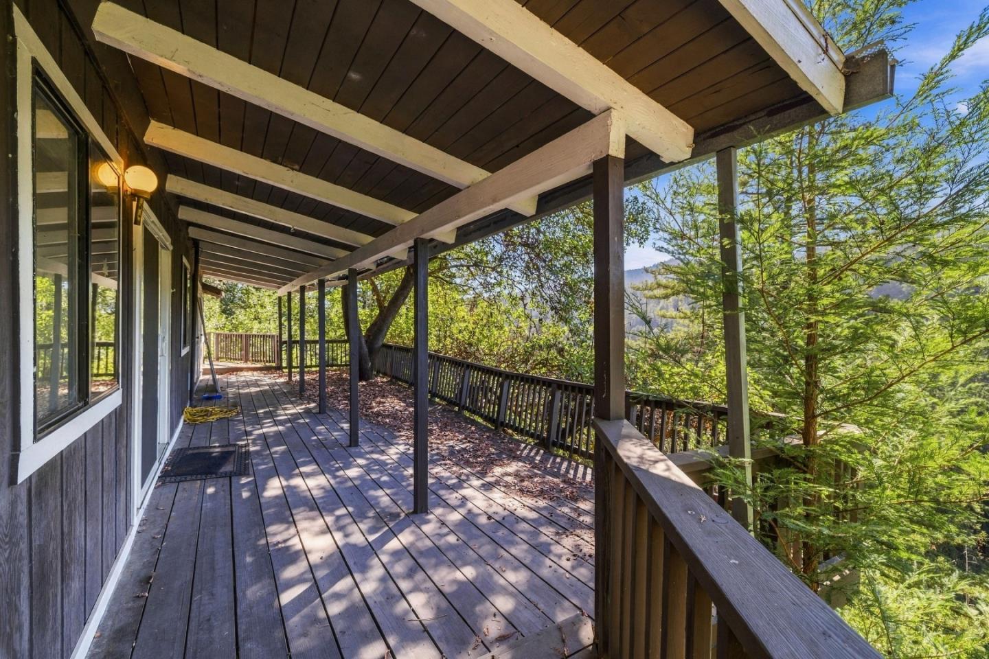 323 Tipping WAY