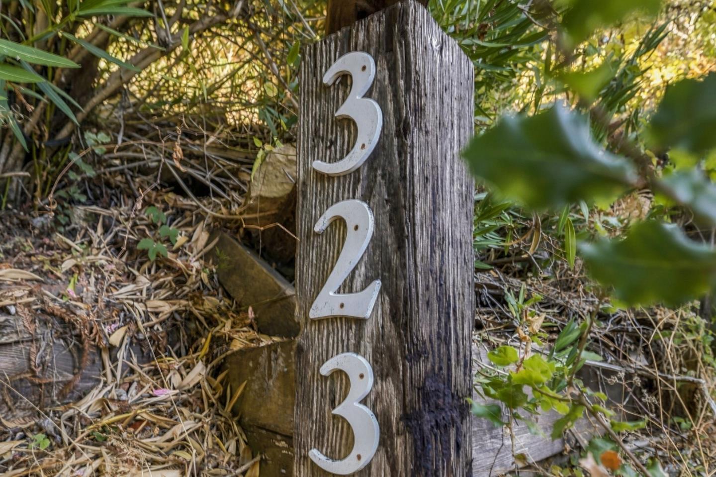323 Tipping WAY
