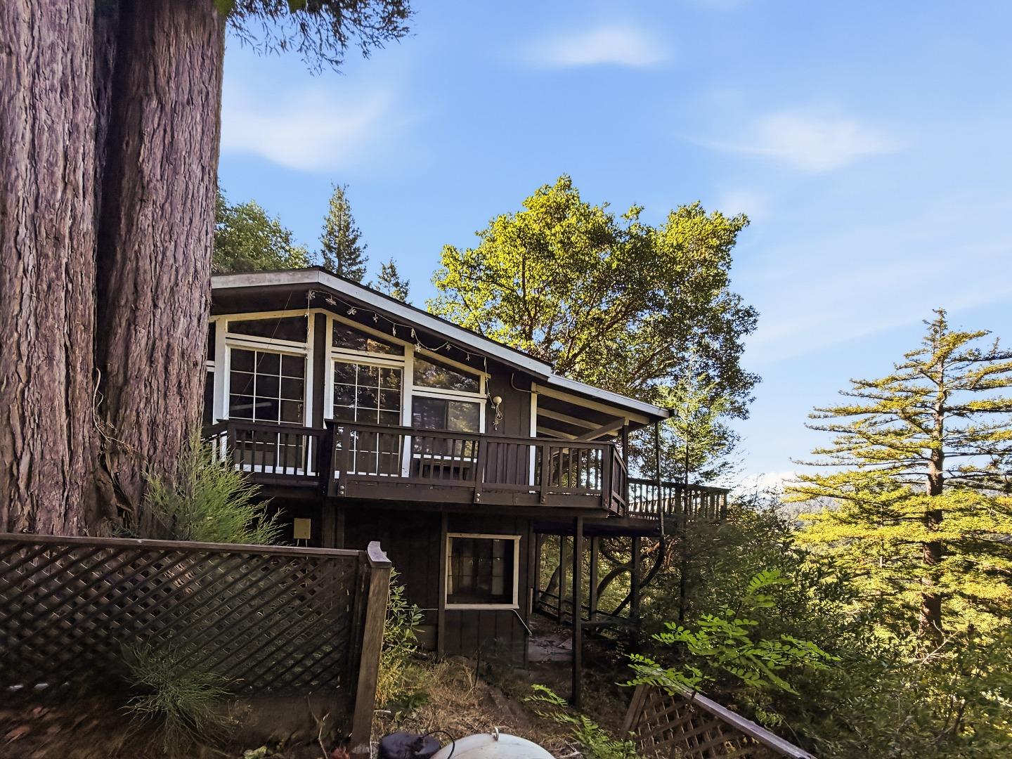 323 Tipping WAY