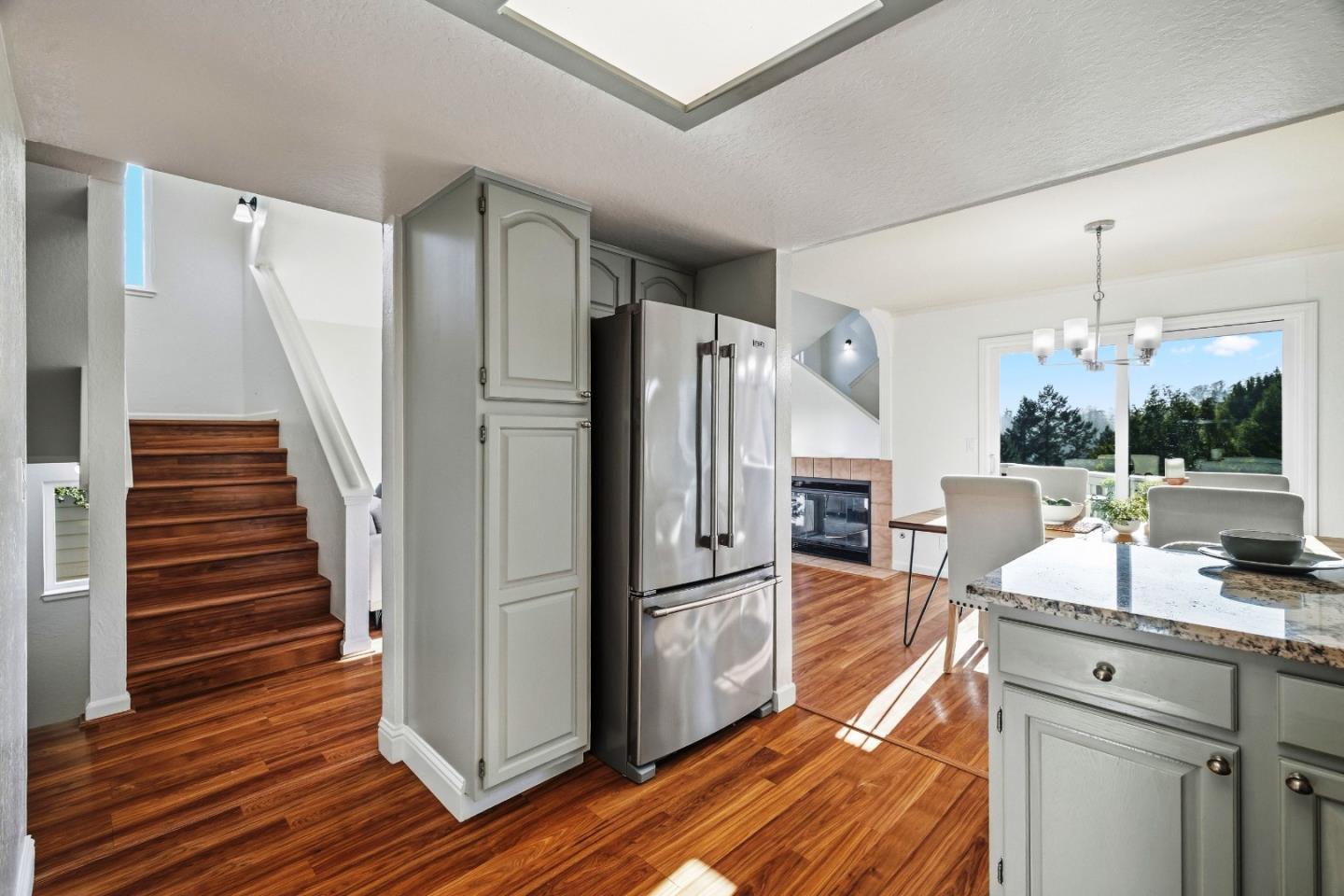 813 Isbel CT