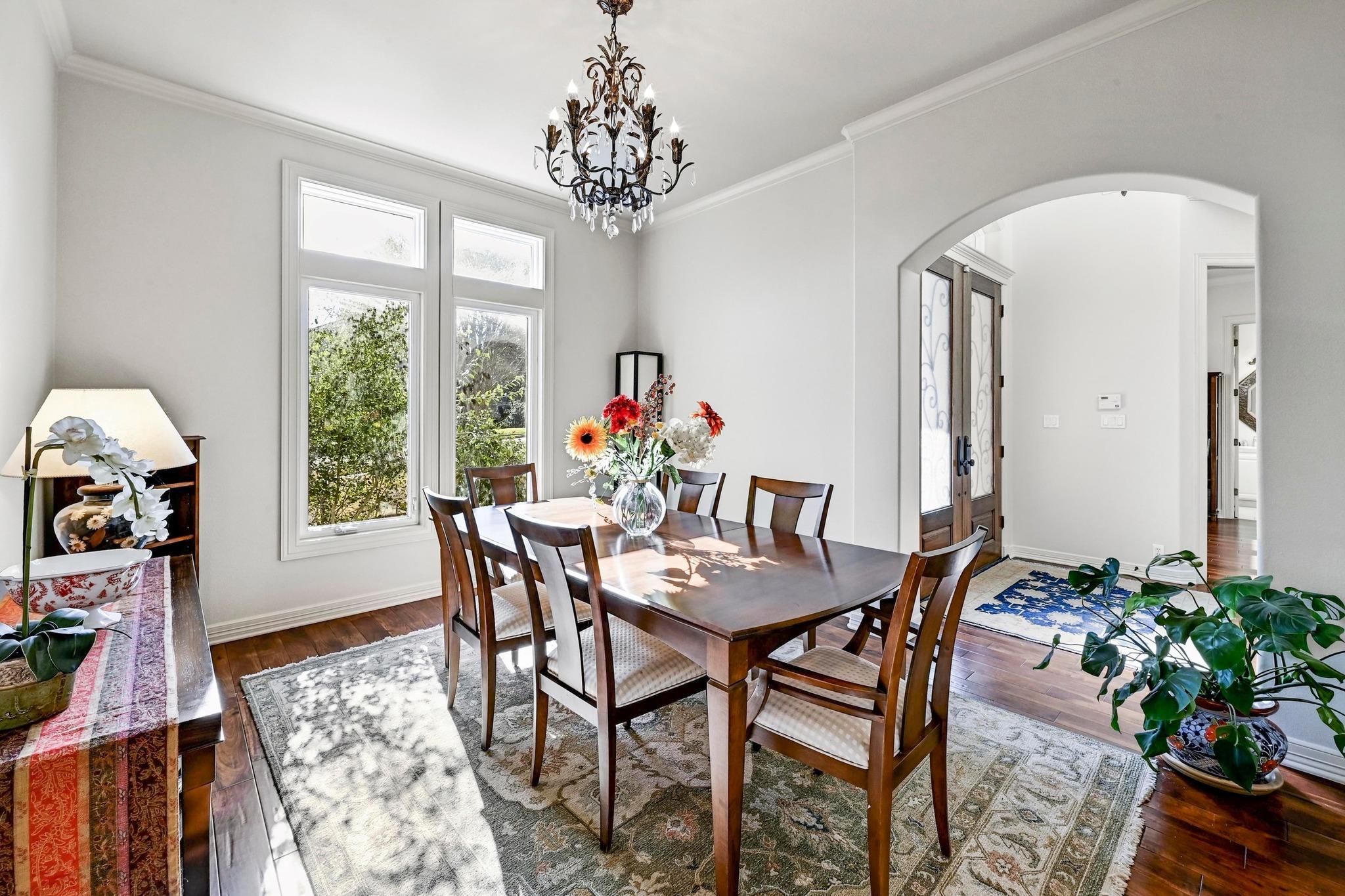 Gated Enclave in Eanes