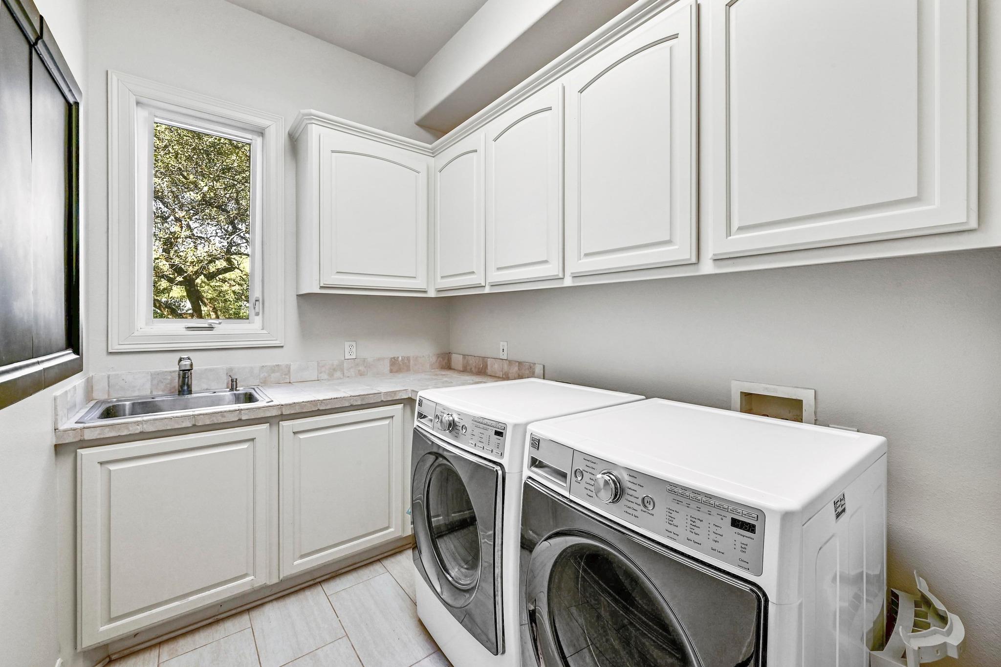 Gated Enclave in Eanes