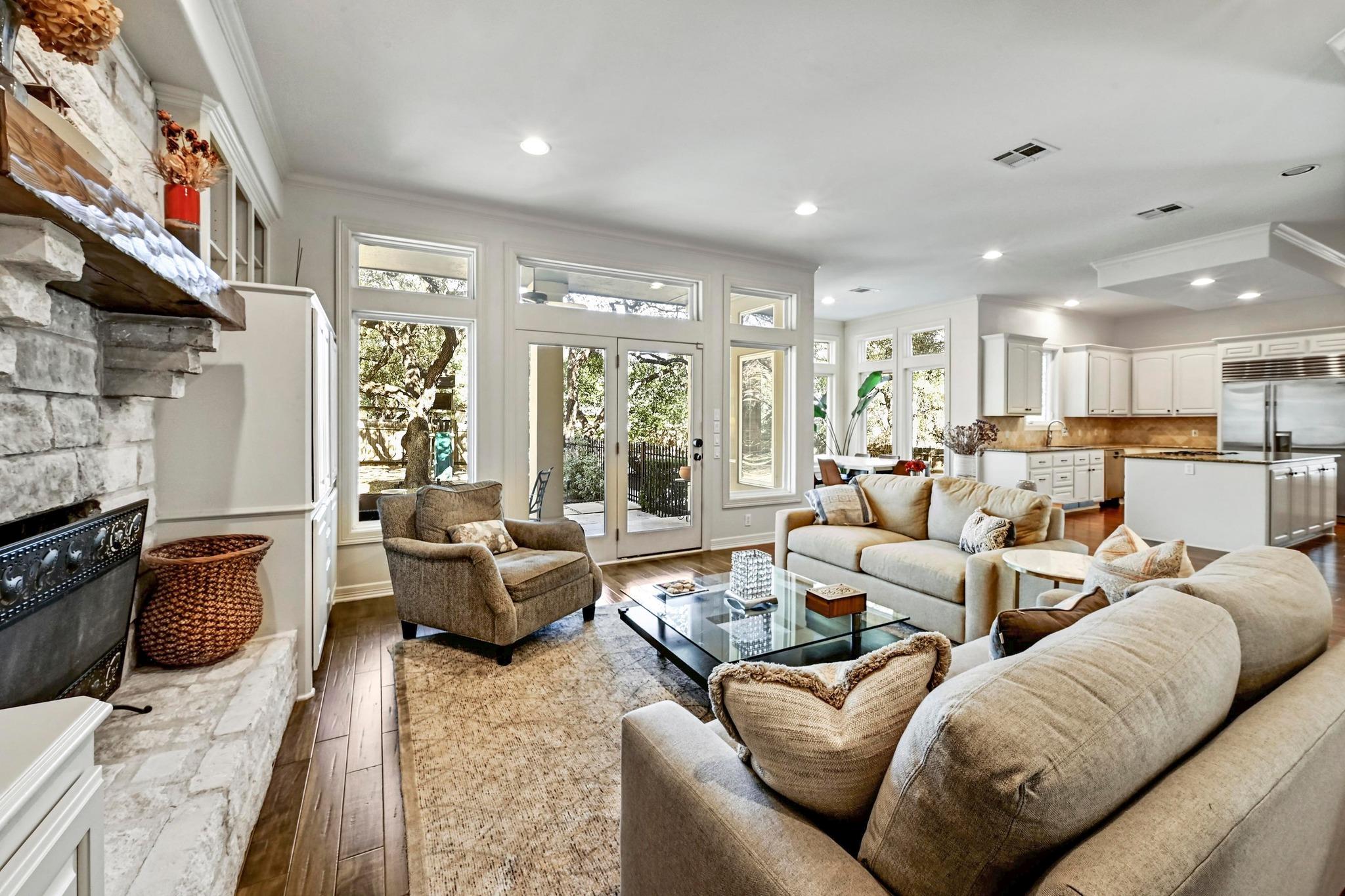 Gated Enclave in Eanes